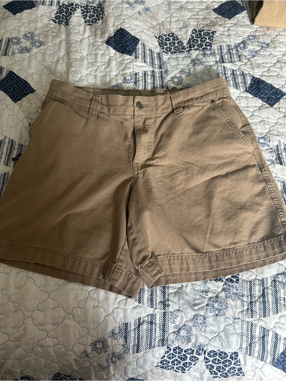 Columbia Men's Tan Cargo Shorts